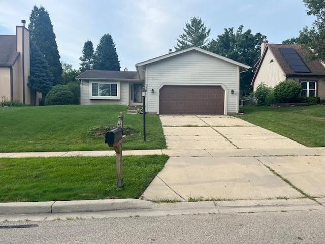 311 Wellington Dr, Streamwood, IL 60107 - photo 1
