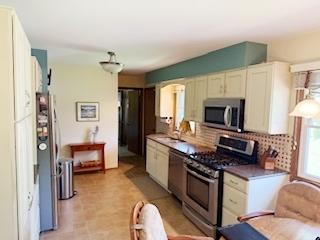 916 Saint Andrews Way, Rockford, IL 61107 - photo 5