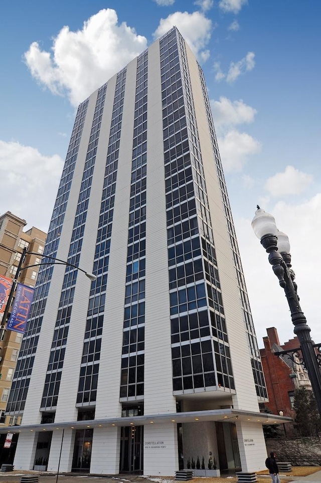 1555 N Dearborn Pkwy Unit 23C, Chicago, IL 60610 - photo 1