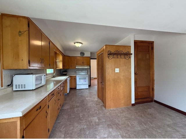 906 W Jefferson Dr, Freeport, IL 61032 - photo 4