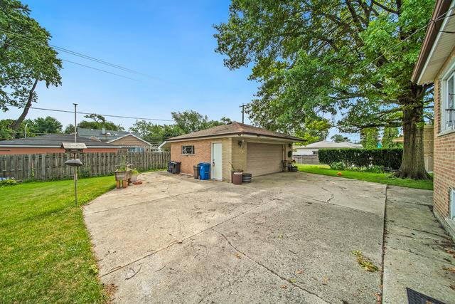 8013 Neva Ave, Burbank, IL 60459 - photo 18