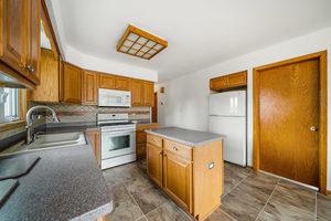 8013 Neva Ave, Burbank, IL 60459 - photo 10