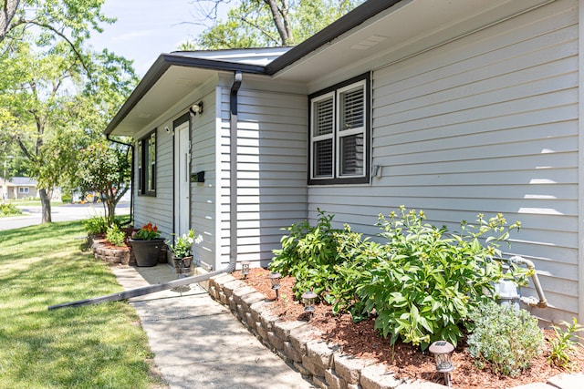 37 Pine St, Carpentersville, IL 60110 - photo 5