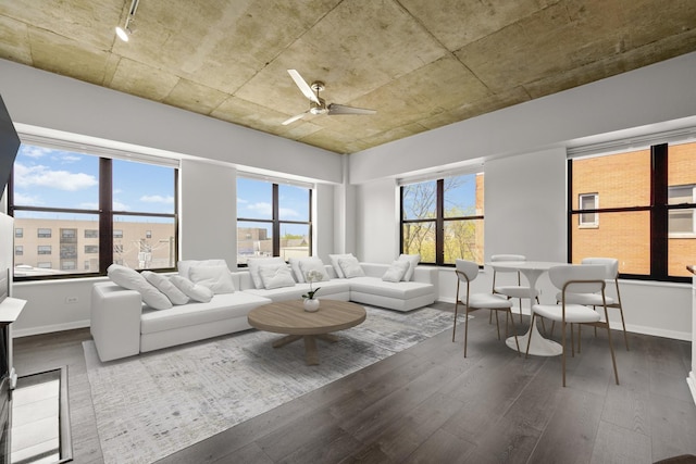 1122 W Catalpa Ave Unit 418, Chicago, IL 60640 - photo 3