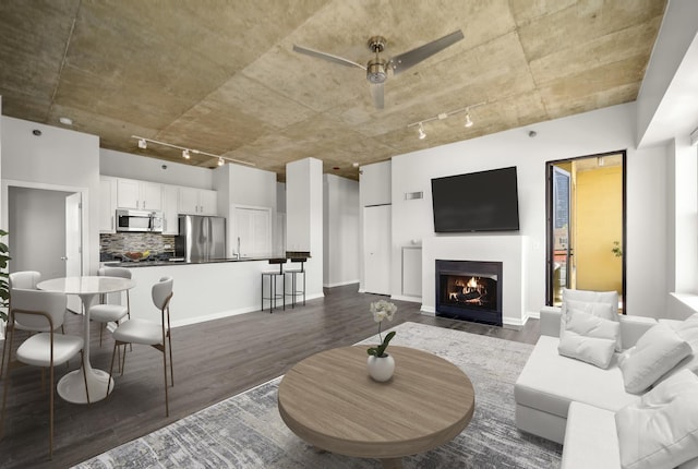 1122 W Catalpa Ave Unit 418, Chicago, IL 60640 - photo 4