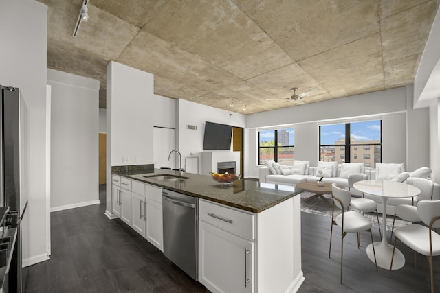 1122 W Catalpa Ave Unit 418, Chicago, IL 60640 - photo 6