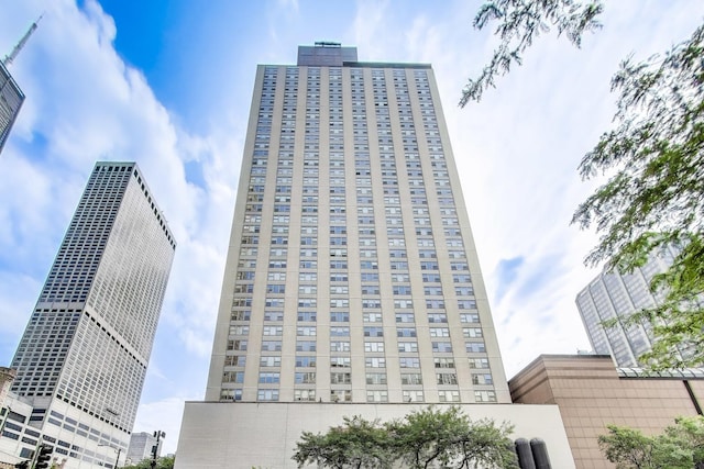 777 N Michigan Ave Unit 1707, Chicago, IL 60611 - photo 1