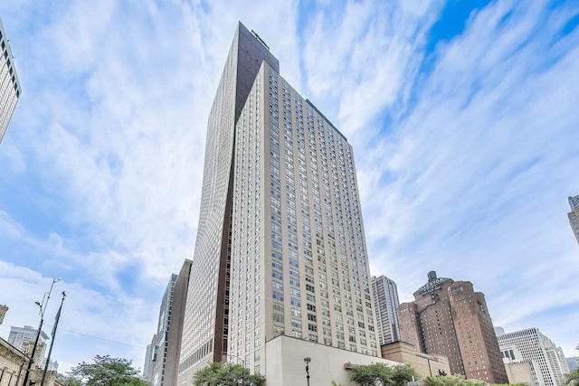 777 N Michigan Ave Unit 1707, Chicago, IL 60611 - photo 4