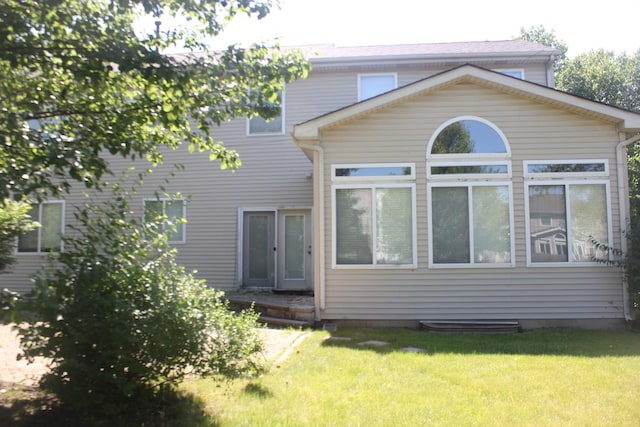 700 N Sparkle Ct, Oswego, IL 60543 - photo 2