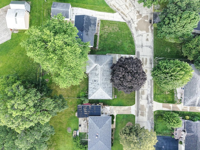 416 Holly Ct, Genoa, IL 60135 - photo 32