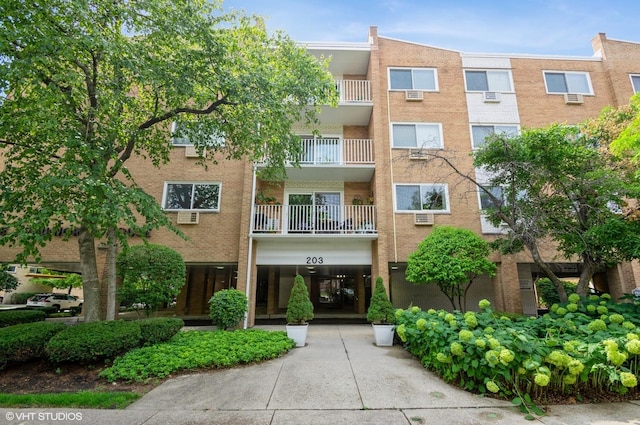 203 N Kenilworth Ave Unit 2P, Oak Park, IL 60302 - photo 4