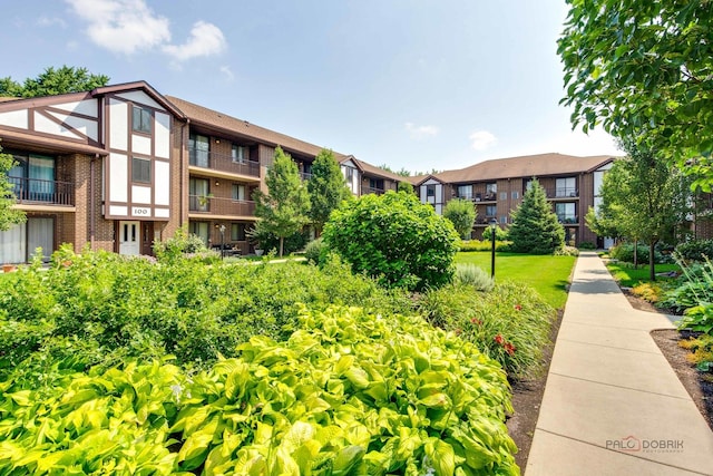915 N York St N Unit 403, Elmhurst, IL 60126 - photo 1