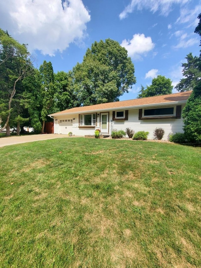 203 Robert St, Heyworth, IL 61745 - photo 2