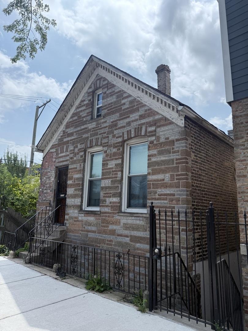 1103 W 16th St, Chicago, IL 60608 - photo 3