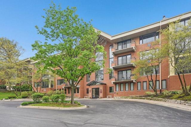3525 S Cass Ct Unit 302, Oak Brook, IL 60523 - photo 1