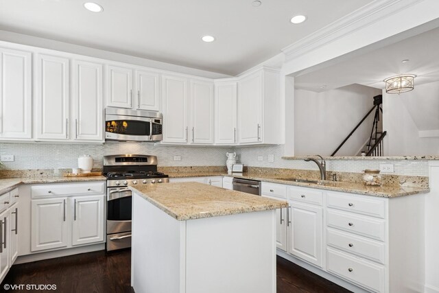 2854 Commons Dr, Glenview, IL 60026 - photo 7