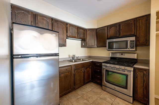644 W Arlington Pl Unit 2G, Chicago, IL 60614 - photo 2