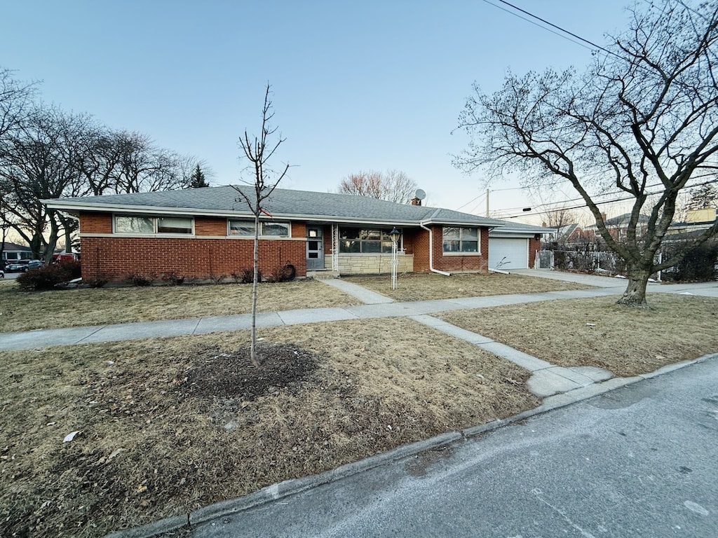 4552 Keeney St, Skokie, IL 60076 - photo 1