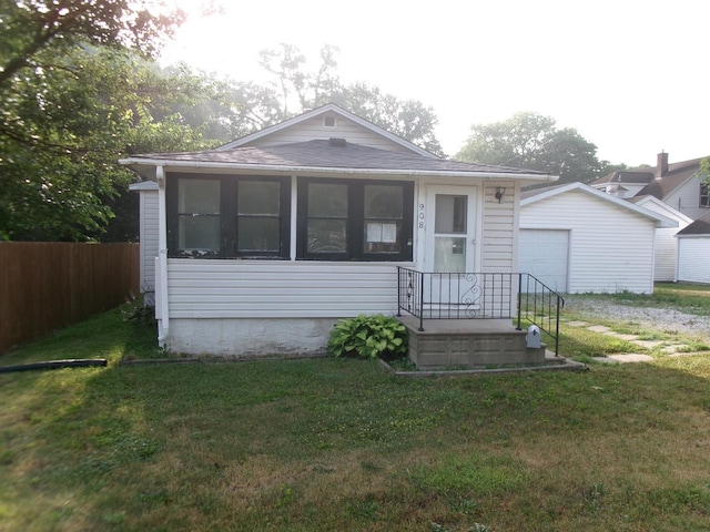 908 Howard St, Ottawa, IL 61350 - photo 1
