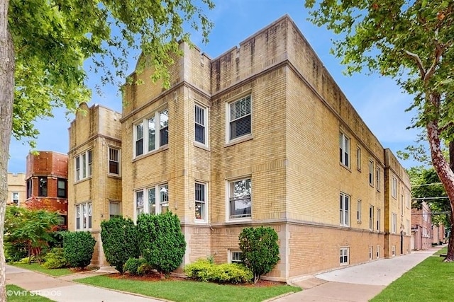 5803 N Campbell Ave Unit 2, Chicago, IL 60659 - photo 2