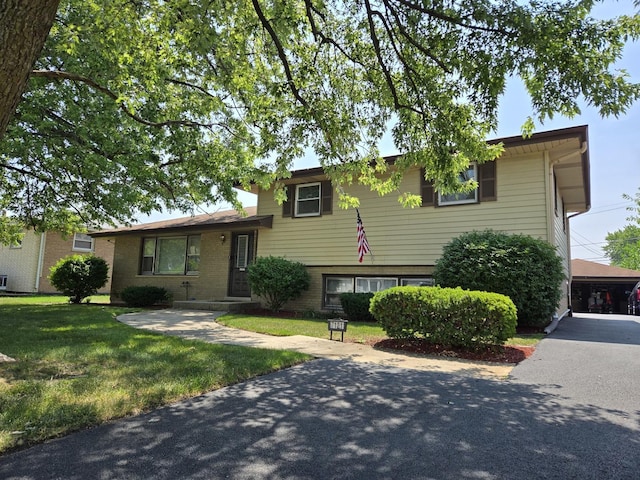7121 W 82nd St, Burbank, IL 60458 - photo 1