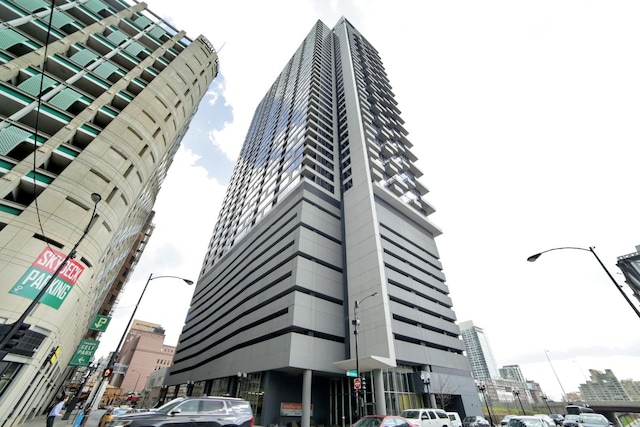 235 W Van Buren St Unit P400, Chicago, IL 60607 - photo 1