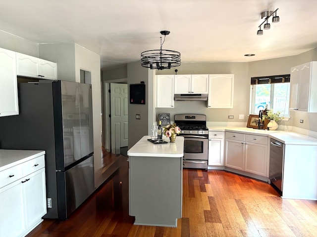 2990 Melbourne Ln, Lake In The Hills, IL 60156 - photo 5