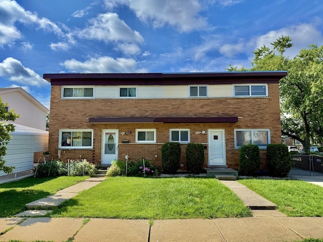 9117 Barberry Ln, Des Plaines, IL 60016 - photo 1