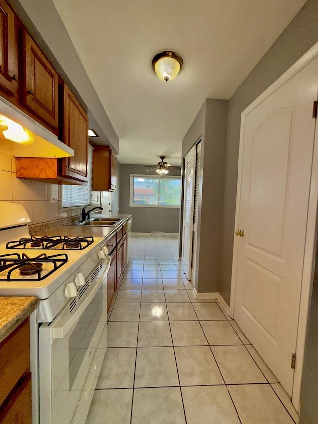 9117 Barberry Ln, Des Plaines, IL 60016 - photo 4