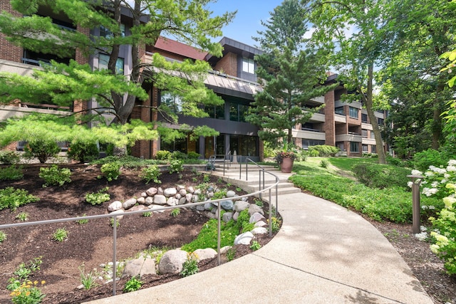 1409 Burr Oak Rd Unit 315A, Hinsdale, IL 60521 - photo 1