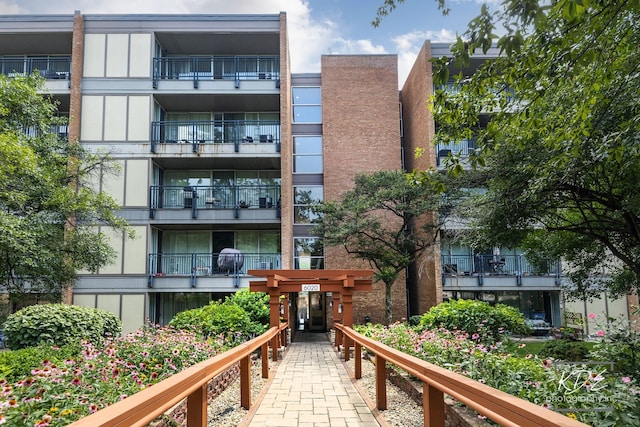 6020 Oakwood Dr Unit 2A, Lisle, IL 60532 - photo 1