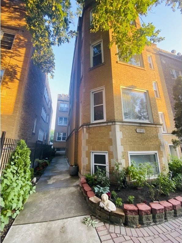 2219 W Highland Ave Unit 2N, Chicago, IL 60133 - photo 1