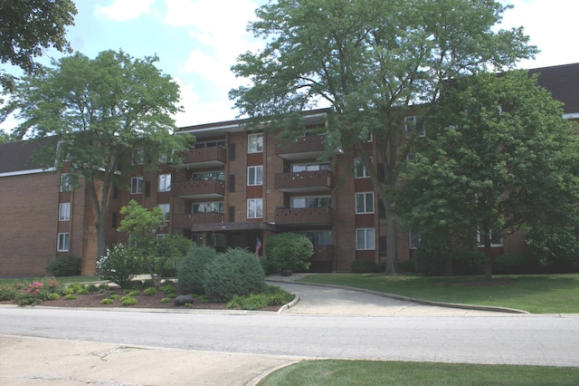 121 S Spruce Ave Unit 308, Wood Dale, IL 60191 - photo 1