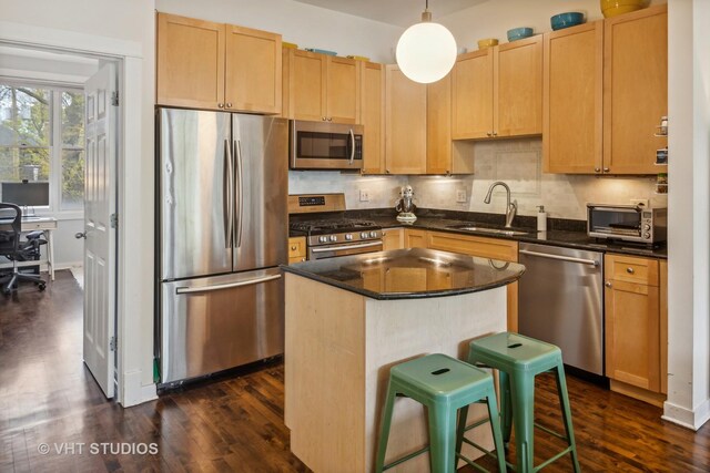 2038 W Warner Ave Unit 103, Chicago, IL 60618 - photo 11