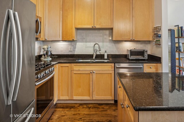 2038 W Warner Ave Unit 103, Chicago, IL 60618 - photo 12