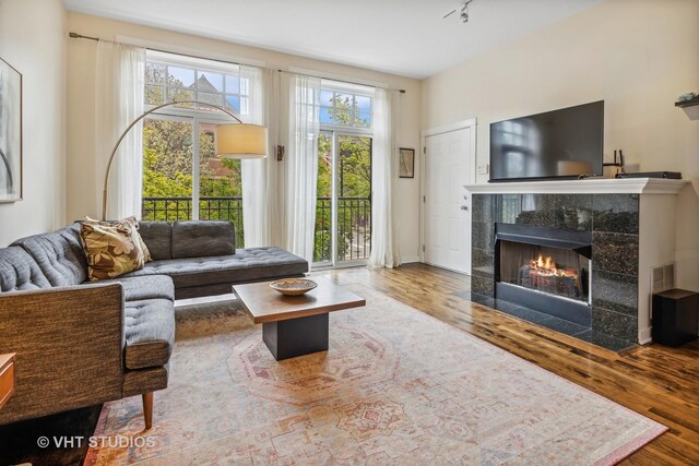 2038 W Warner Ave Unit 103, Chicago, IL 60618 - photo 6