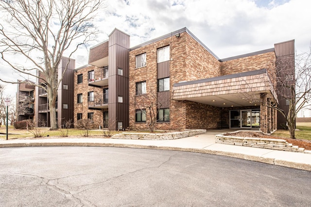 522 E Algonquin Rd Unit 207, Schaumburg, IL 60173 - photo 1