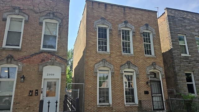 2911 W Walnut St, Chicago, IL 60612 - photo 3