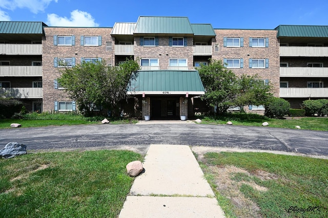 675 Grove Dr Unit 409, Elk Grove Village, IL 60007 - photo 1