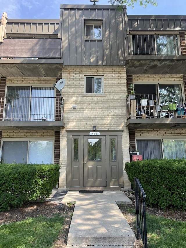 565 Fairway View Dr Unit 2L, Wheeling, IL 60090 - photo 1