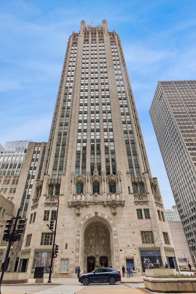 435 N Michigan Ave Unit 612, Chicago, IL 60611 - photo 1