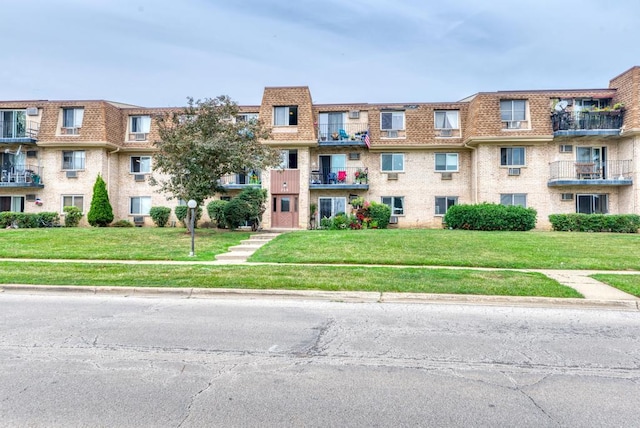 256 Shorewood Dr Unit 2C, Glendale Heights, IL 60139 - photo 2