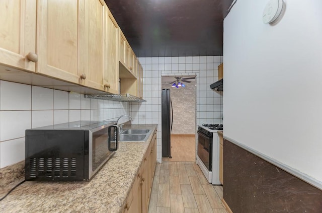 256 Shorewood Dr Unit 2C, Glendale Heights, IL 60139 - photo 9