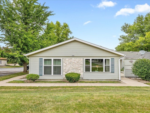 3200 W Carthage Dr Unit 3, Freeport, IL 61032 - photo 1