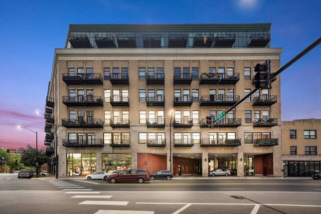 1645 W Ogden Ave Unit 435, Chicago, IL 60612 - photo 1