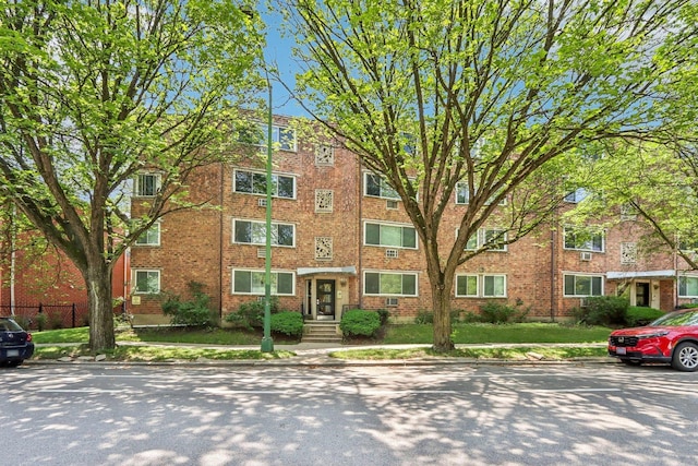 1823 W Granville Ave Unit 4A, Chicago, IL 60660 - photo 1