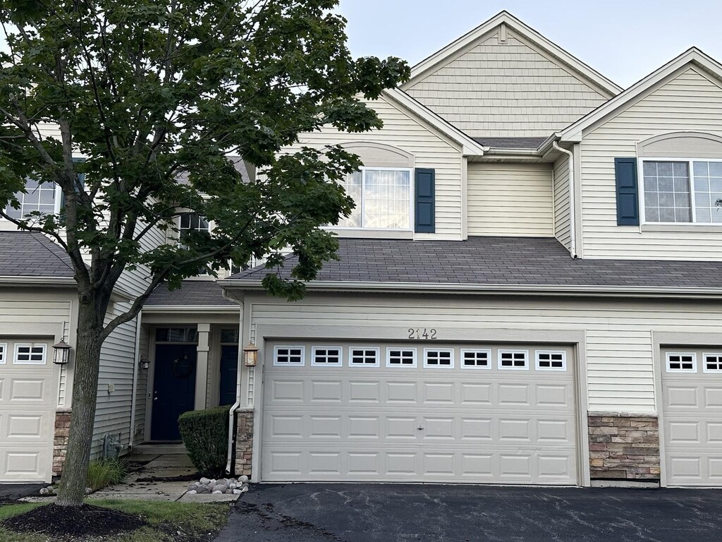 2142 Gallant Fox Cir Unit 1, Montgomery, IL 60538 - photo 1