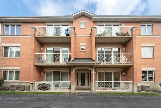 5965 N NW Hwy Unit 302, Chicago, IL 60631 - photo 2