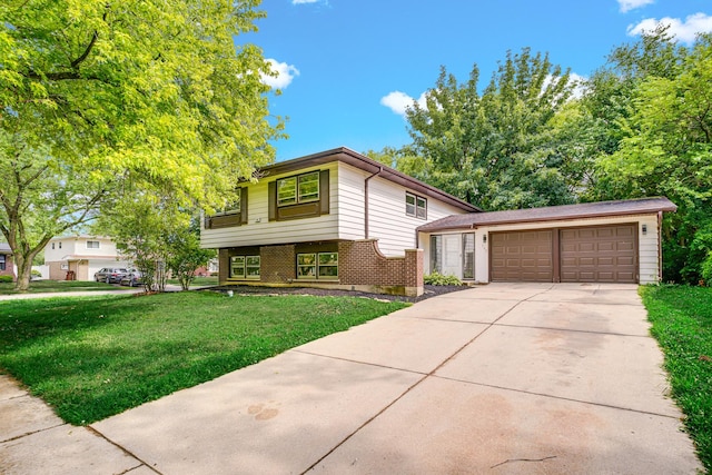 702 W Fitzhenry Ct, Glenwood, IL 60425 - photo 1
