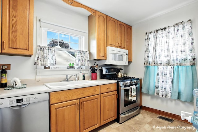 1028 Franklin Ave, Winthrop Harbor, IL 60096 - photo 6